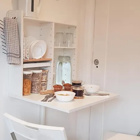Rum i privatbostad Luxury En-suite With King 5ft Bed - Bedroom Only