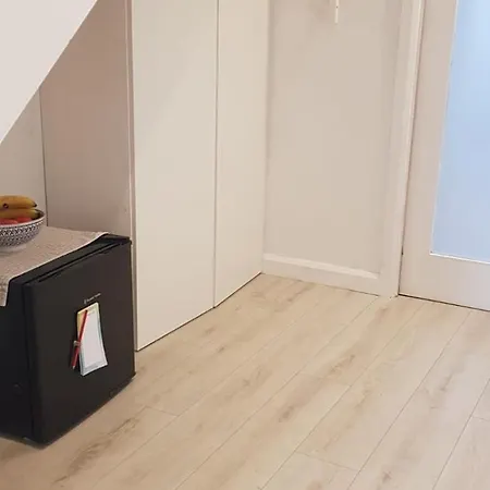 Luxury En-suite With King 5ft Bed - Bedroom Only